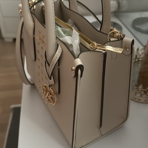 Brand New Michael Kors Bag - Picture 5 of 8